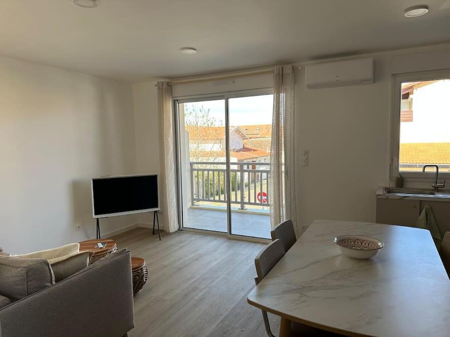 Tres Bel Appartement Neuf - Parking Et Terrasse Бискарос Екстериор снимка