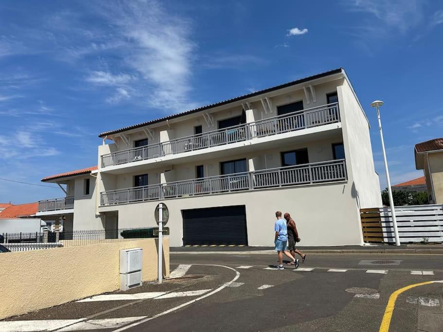 Tres Bel Appartement Neuf - Parking Et Terrasse Бискарос Екстериор снимка